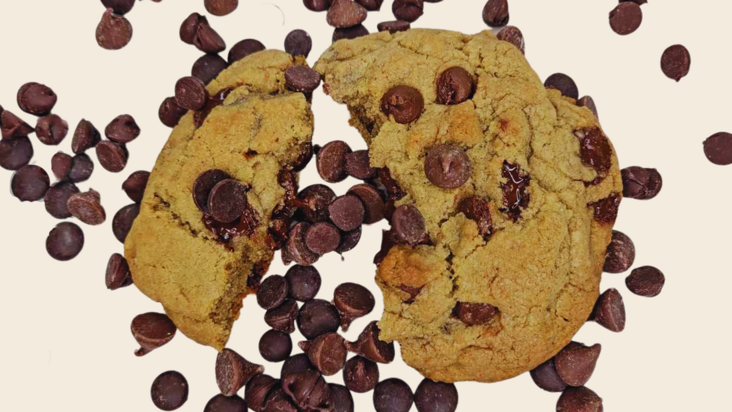 TRIPLE CHOCOLATE CHIPS COOKIE