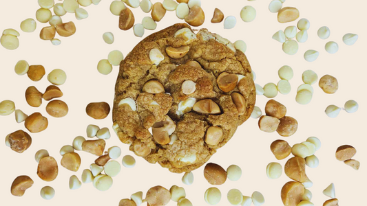 WHITE CHOCOLATE  MACADAMIA NUT COOKIE